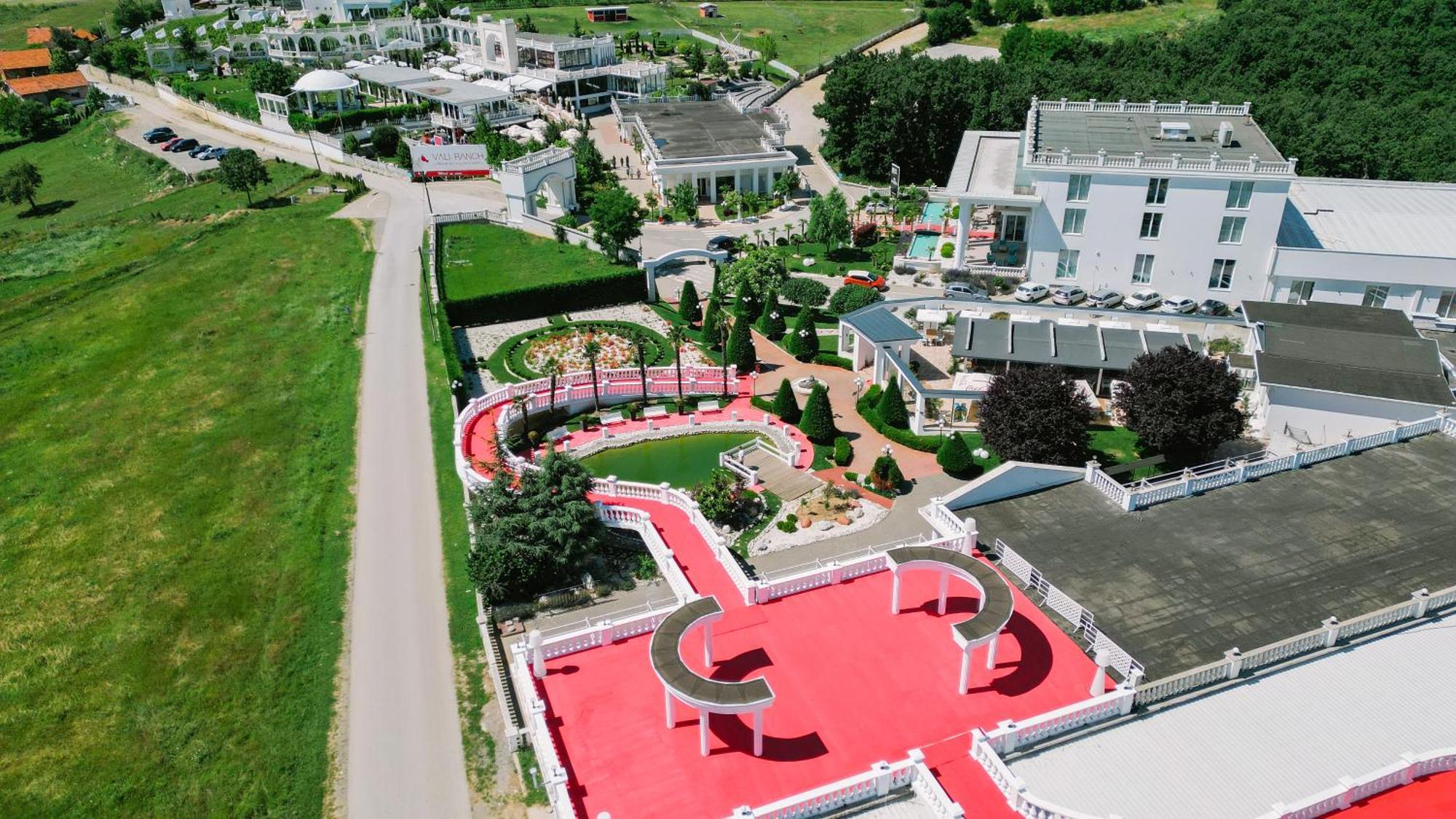 Queen Vali Palace Prilepnica Екстериор снимка